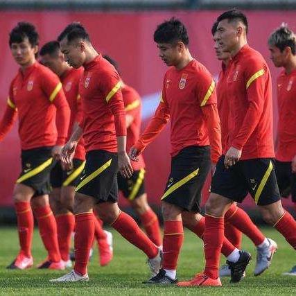 中国足球队最新消息，归化球员名单更新，世预赛备战进入关键阶段