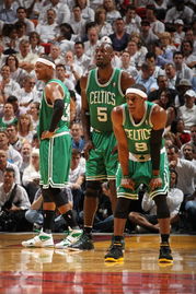 铁血之战，2011年NBA季后赛热火vs凯尔特人G2，勒布朗的救赎与绿军的倔强
