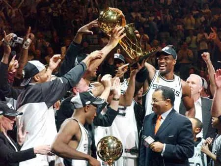 2003年NBA总冠军，圣安东尼奥马刺的荣耀之路