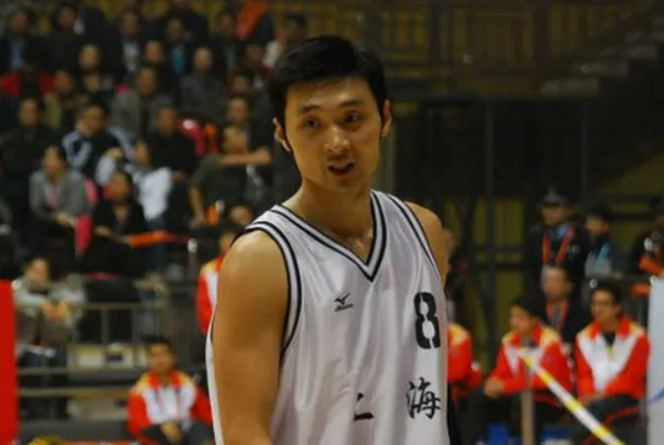 从上海到巅峰，CBA传奇后卫刘炜的篮球人生